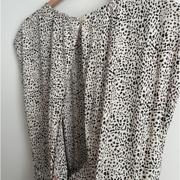 NWT Doe & Rae Boutique Leopard Print Drop Shoulder Wide Leg Jumpsuit Size L - Picture 6 of 10